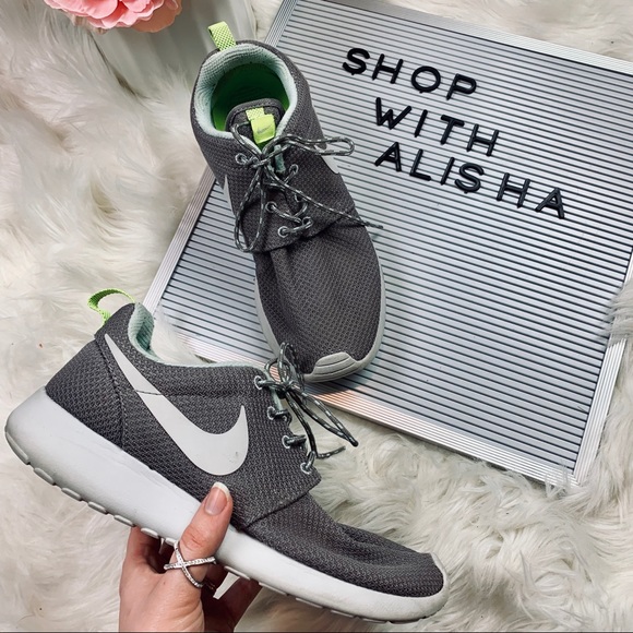 Nike Shoes - GUC Gray Nike Roshe One’s